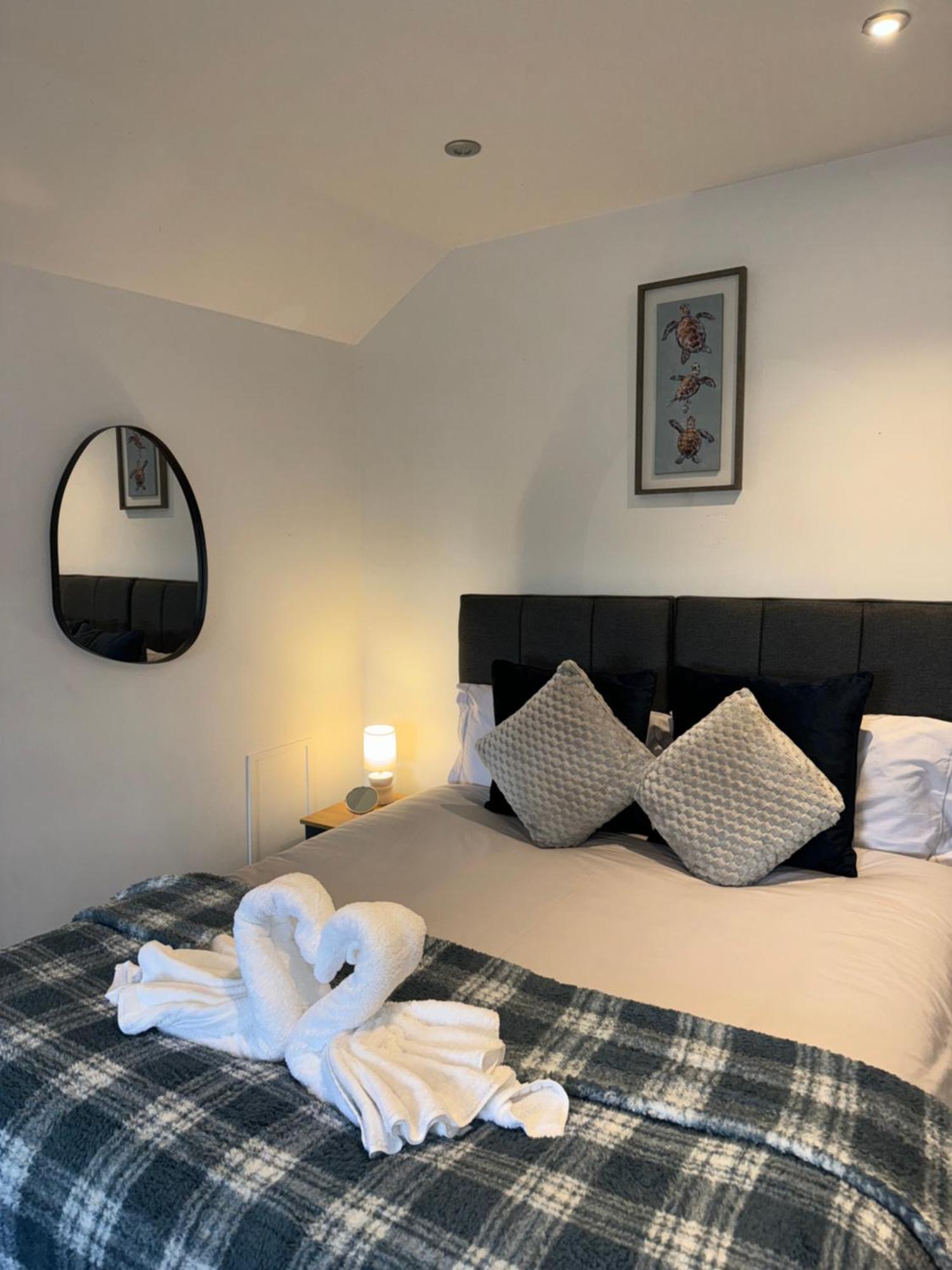 Cosy Countryside Stay- Waters Upton, Telford Bagian luar foto